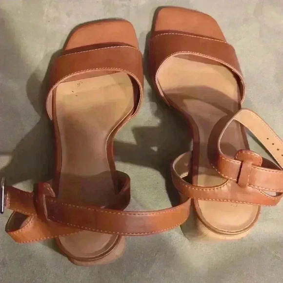 Universal Thread heels, brown, size 8.5 - Picture 5 of 9